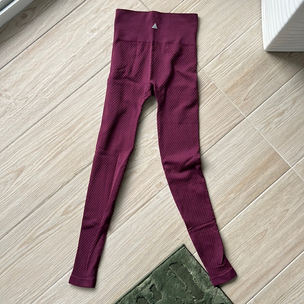 Balance Athletica burgundy, leggings, size extra small